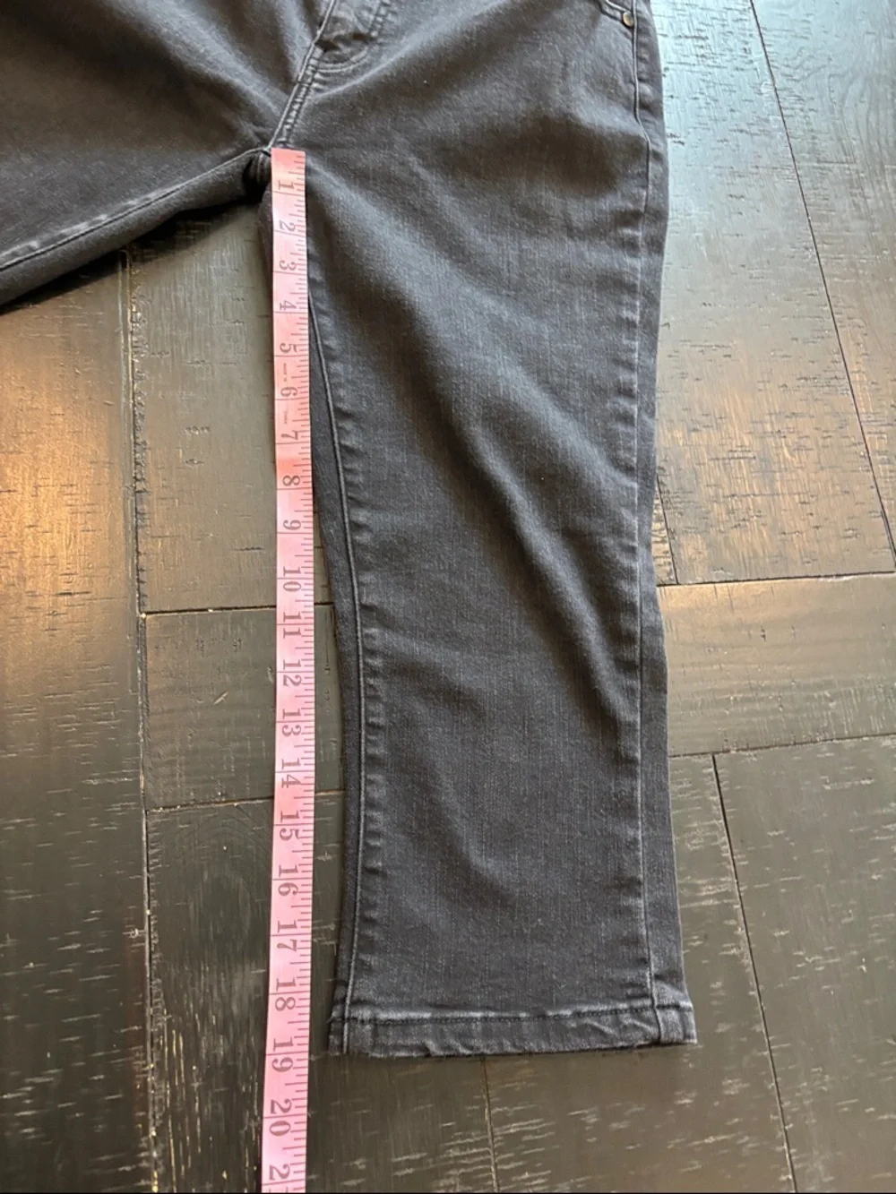 Judy Blue Black Straight-Leg Capri Fit Stretch Jeans 9 29